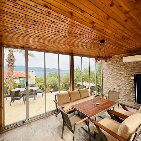 Monix Homes-villa Magic Garden Villa
